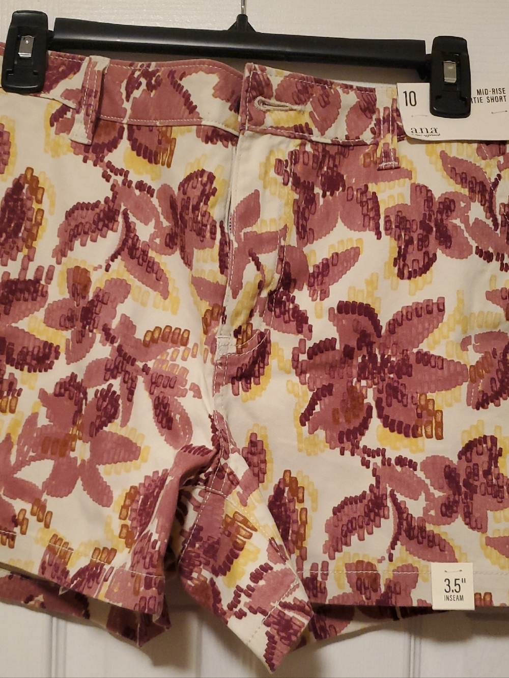 a.n.a Mid-Rise Floral Print Shorts in Mauve and Yellow- Color Rose Floral